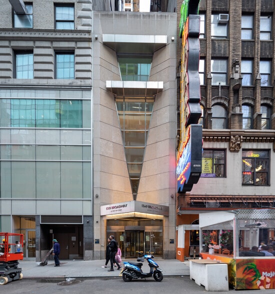 157-165 W 46th St, New York, NY for lease - Primary Photo - Image 1 of 5