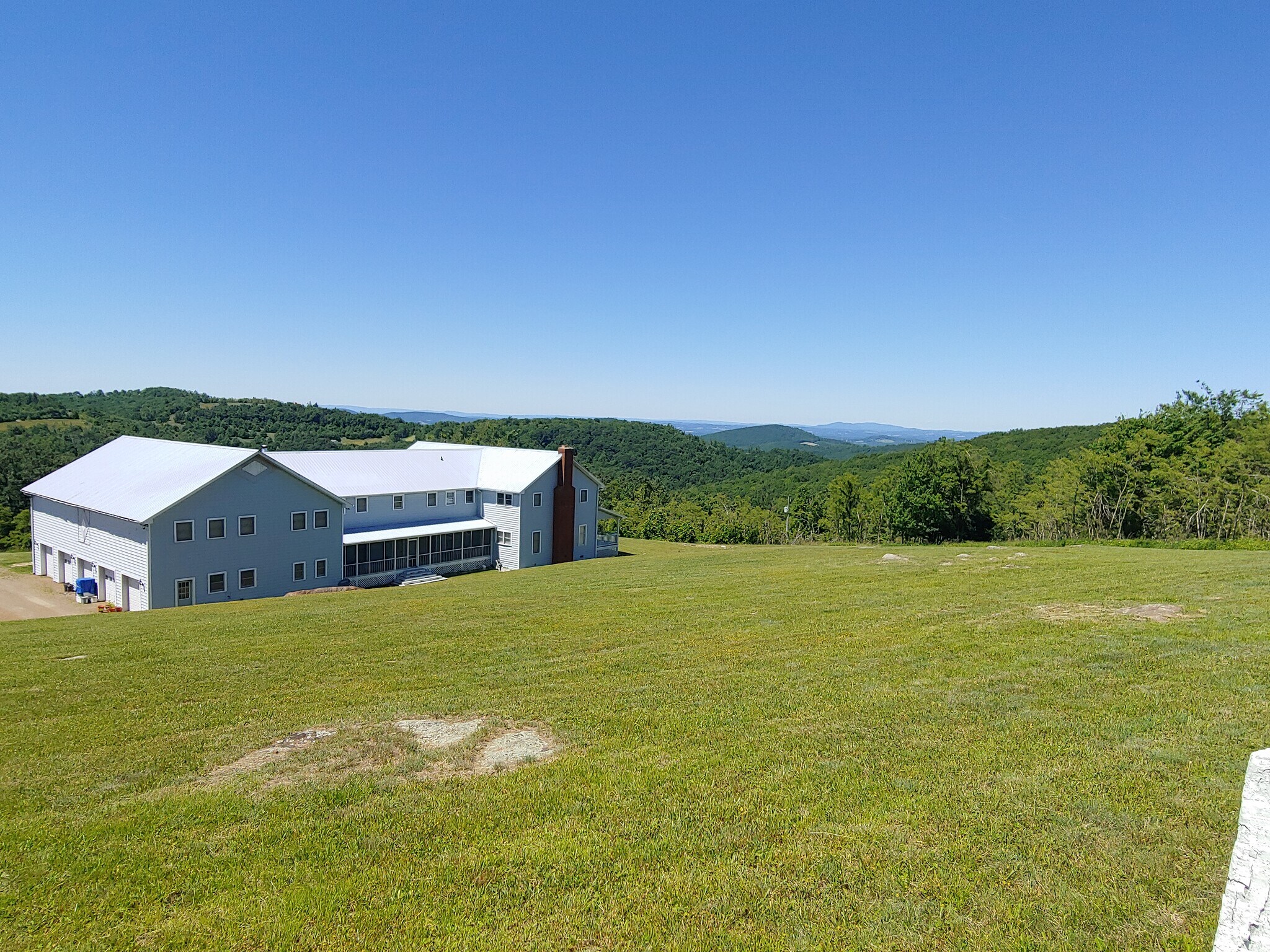 136 Old Fields Rd SW, Floyd, VA for sale Primary Photo- Image 1 of 1
