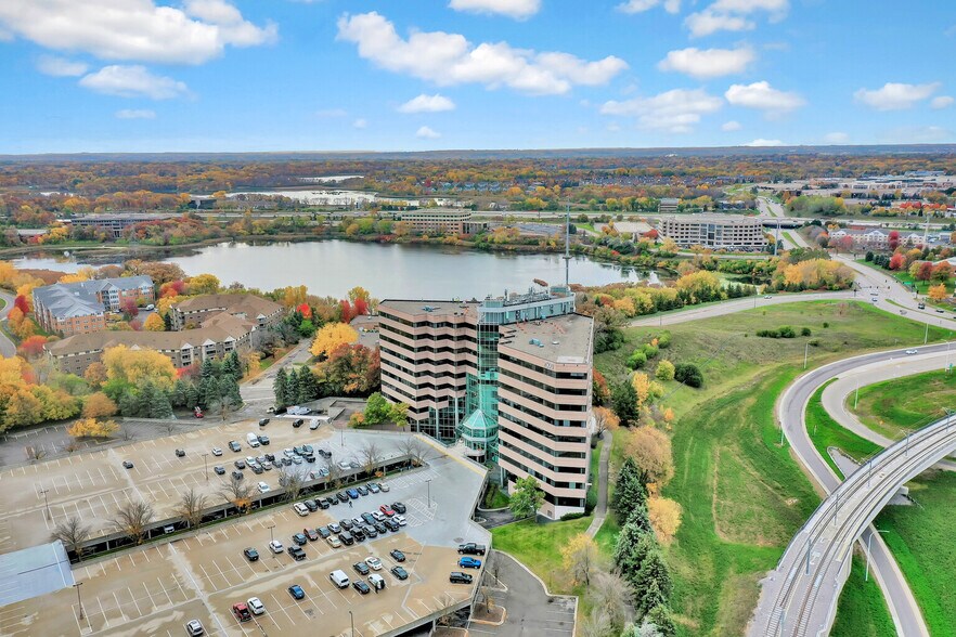 7500 Flying Cloud Dr, Eden Prairie, MN for lease - Building Photo - Image 2 of 12