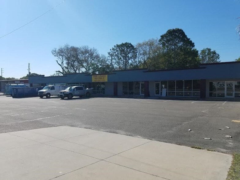 11540 Walsingham Rd, Largo, FL 33778