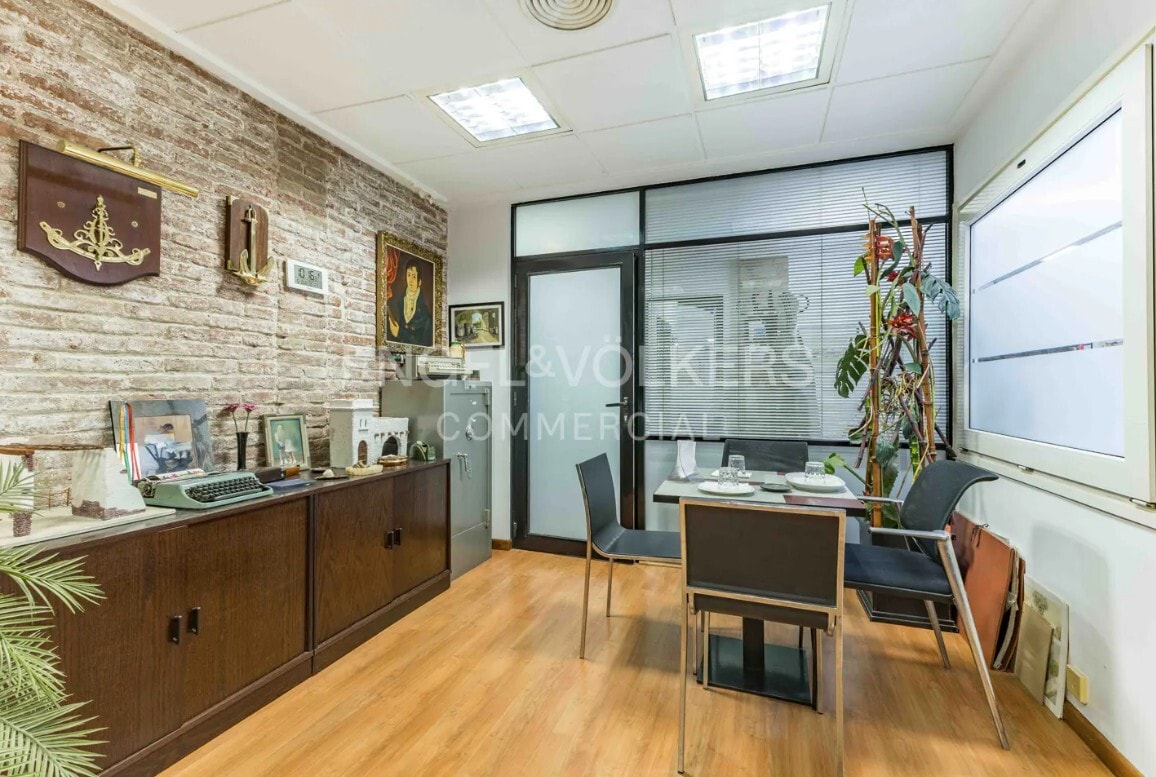Retail in Barcelona, Barcelona for lease Interior Photo- Image 1 of 7