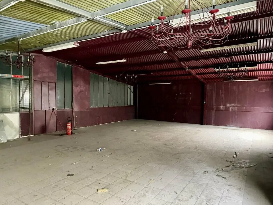 Retail in Saint-Denis for sale Building Photo- Image 1 of 16