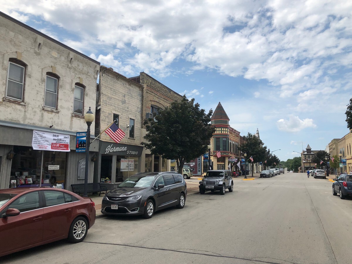 222 Steele St, Algoma, WI 54201