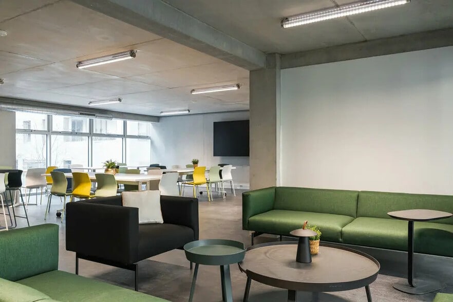 Office in Nantes for lease - Building Photo - Image 2 of 5