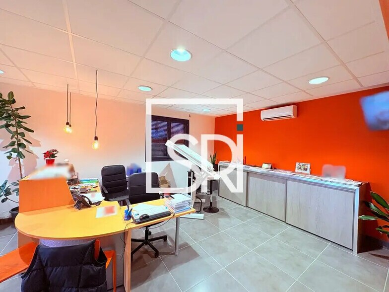 Office in Cébazat for lease - Building Photo - Image 3 of 42