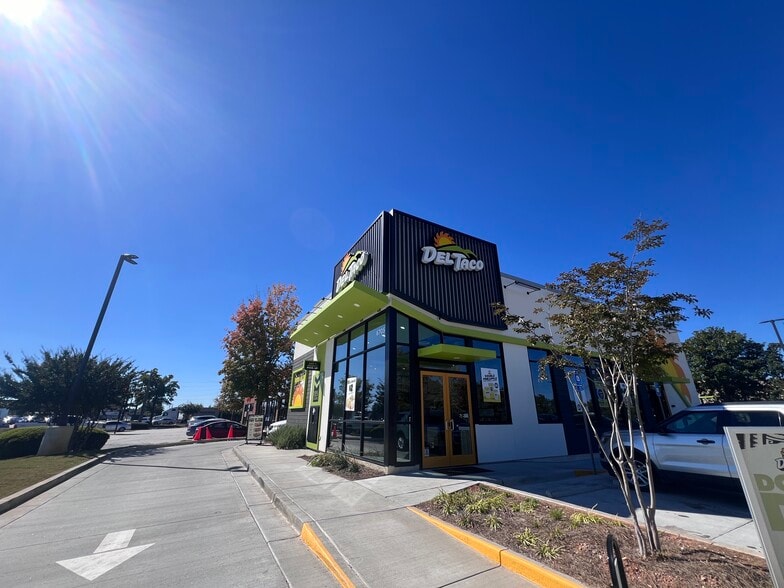 6705 Jonesboro Rd, Morrow, GA for lease - Building Photo - Image 2 of 6