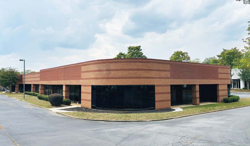 3850 Holcomb Bridge Rd, Norcross, GA for sale - Building Photo - Image 1 of 8