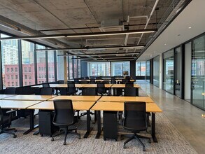 448 N LaSalle Dr, Chicago, IL for lease Interior Photo- Image 2 of 7