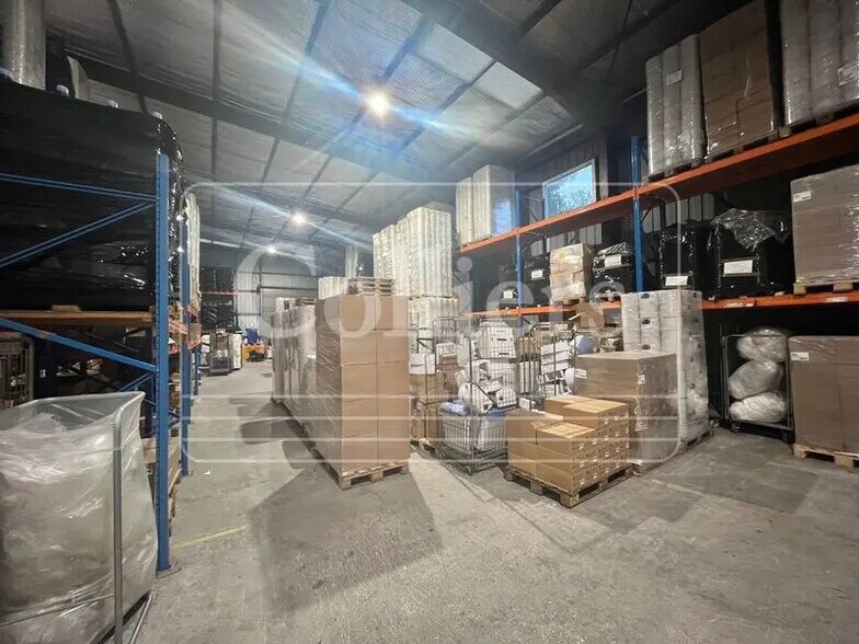 Office in Velaux for lease - Interior Photo - Image 1 of 9