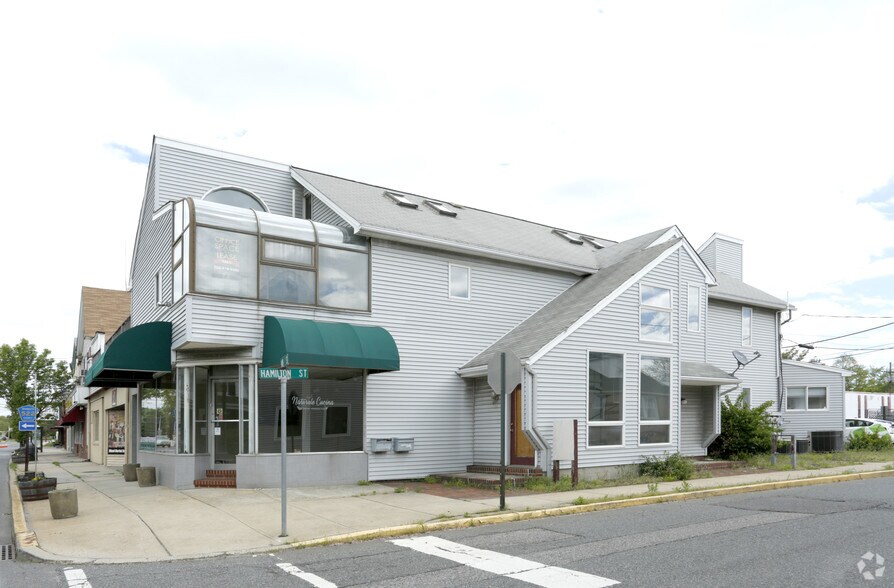 34 Main St, Englishtown, NJ 07726
