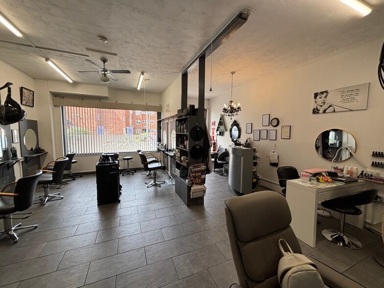 2A Churchill Av, Melksham for sale - Interior Photo - Image 3 of 3