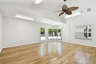 670 2nd St N, Safety Harbor, FL for lease Building Photo- Image 2 of 2