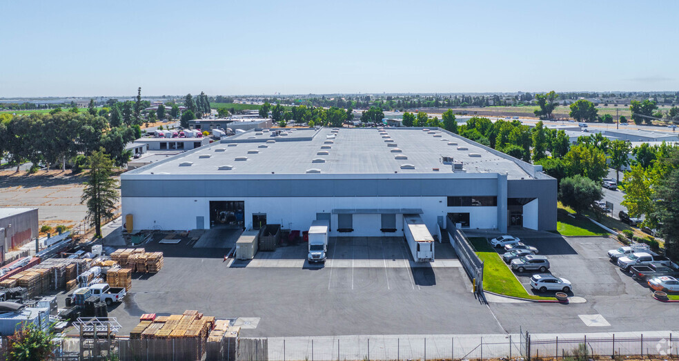 1192-1196 Vanderbilt Cir, Manteca, CA for lease - Aerial - Image 3 of 30