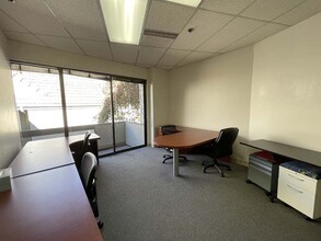 710 Lakeway Dr, Sunnyvale, CA for lease Building Photo- Image 2 of 6