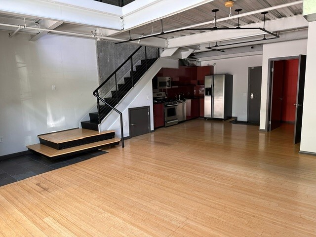 1112 NW Marshall St, Portland, OR for lease - Interior Photo - Image 2 of 14