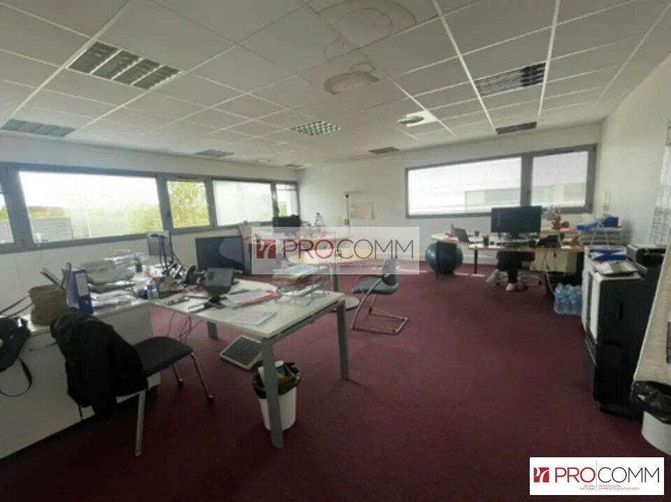 Office in Chartres for sale Interior Photo- Image 1 of 5