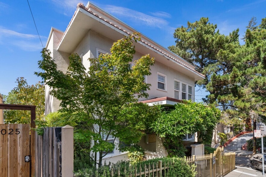 1019 E 33rd St, Oakland, CA for sale - Building Photo - Image 2 of 15