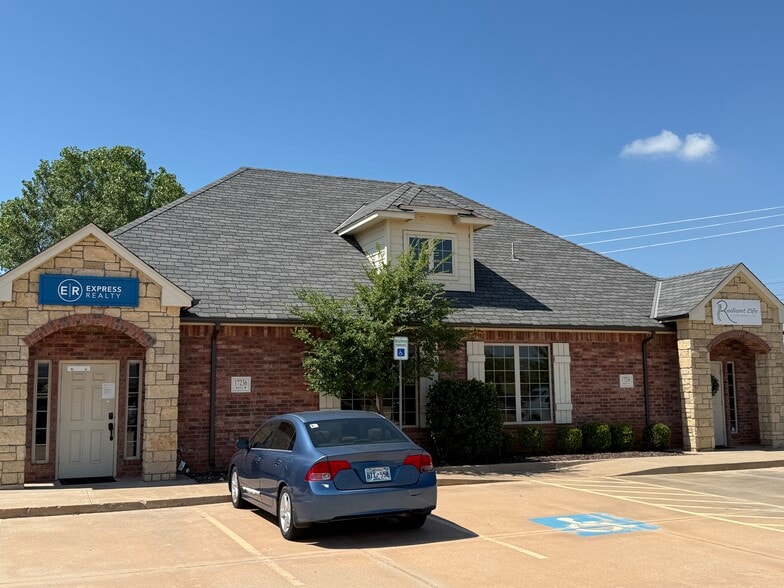 17236 N May Ave, Edmond, OK for sale - Building Photo - Image 1 of 30