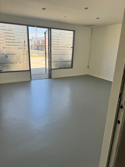 201-225 N Palomares St, Pomona, CA for lease - Interior Photo - Image 3 of 3