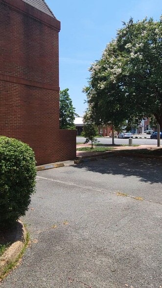 7 W Queens Way, Hampton, VA for lease - Commercial Listing Video - Image 3 of 21