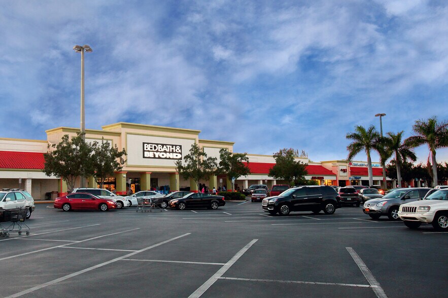 53115437 Airport Pulling Rd N, Naples, FL 34109 Retail for Lease