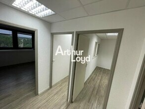 Office in Valbonne for lease Interior Photo- Image 2 of 5