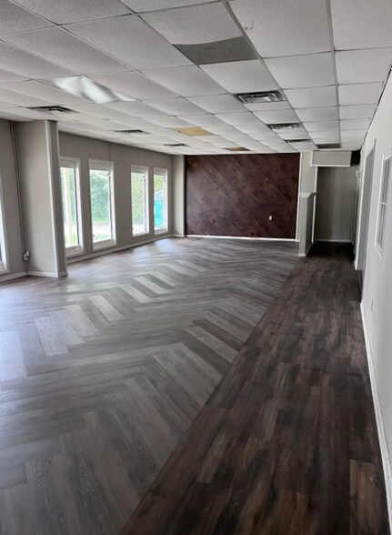 1042 Front St, Slidell, LA for lease - Interior Photo - Image 2 of 5