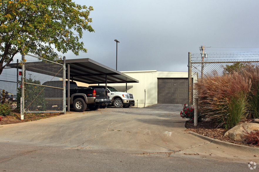 17 NE 26th St, Oklahoma City, OK for lease - Building Photo - Image 2 of 2