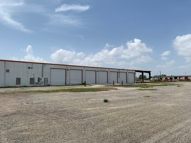 901 Fesco Dr, Alice, TX for lease - Building Photo - Image 3 of 6