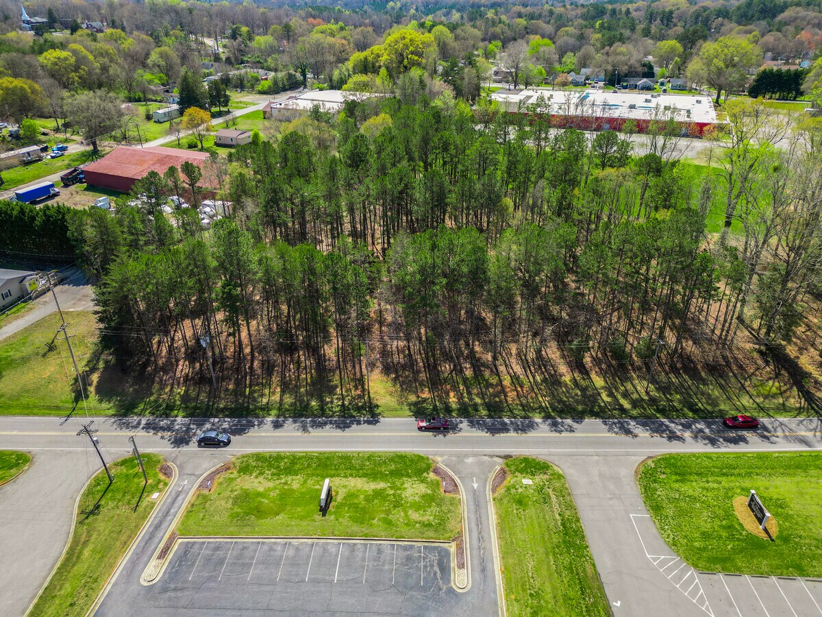 Lower Dallas Highway, Dallas, NC 28034