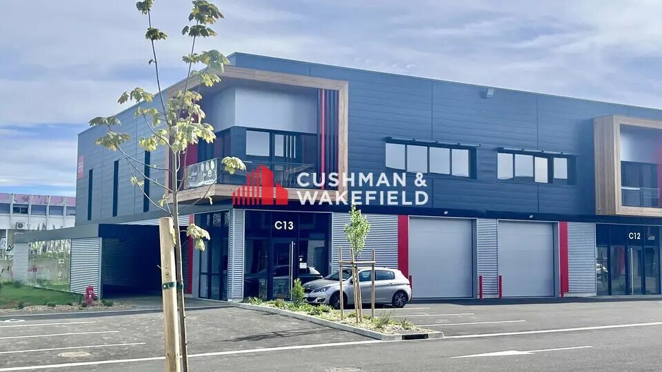 Flex in Fenouillet for lease - Building Photo - Image 2 of 10