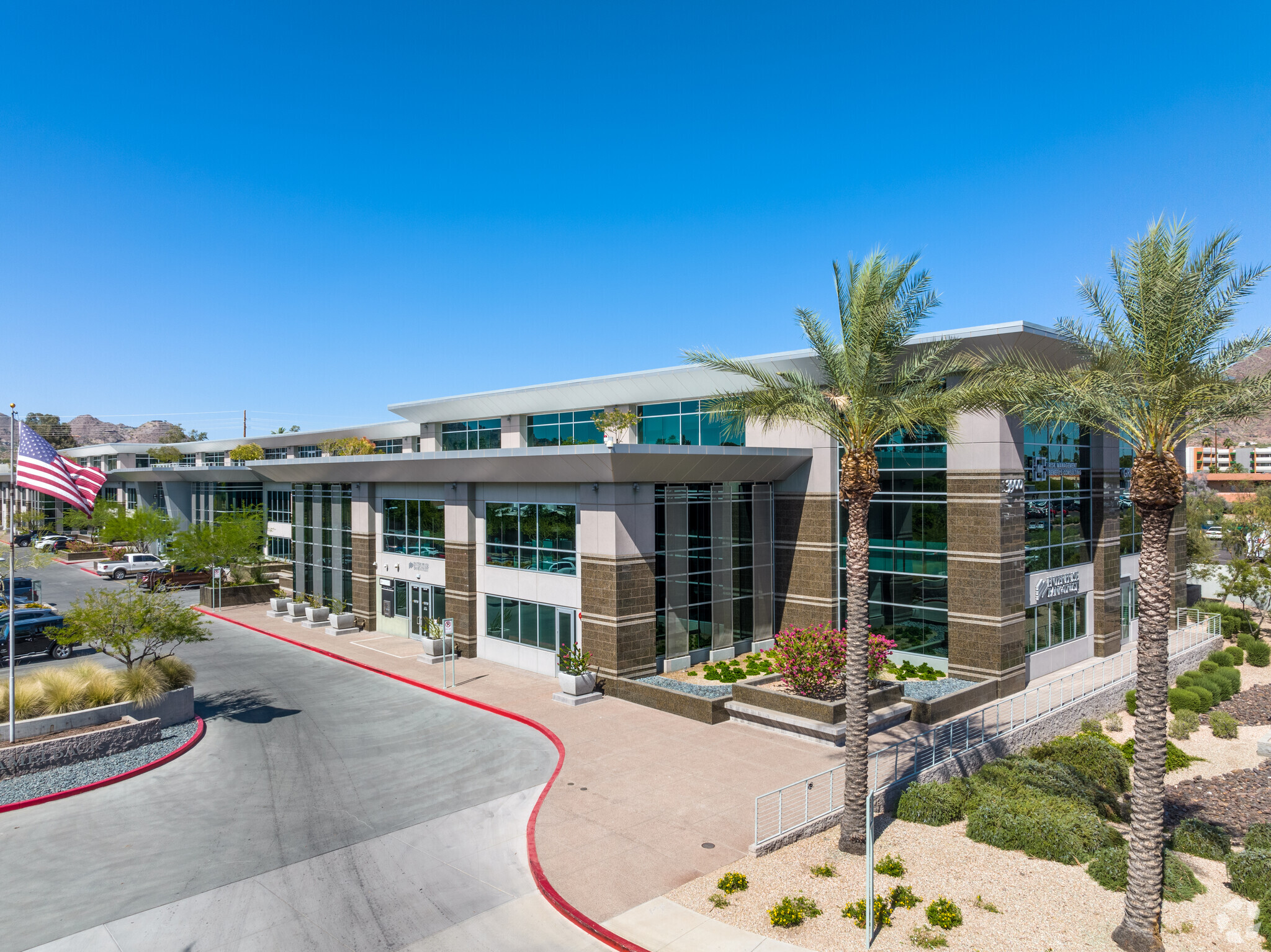 3900 E Camelback Rd, Phoenix, AZ for lease Building Photo- Image 1 of 8