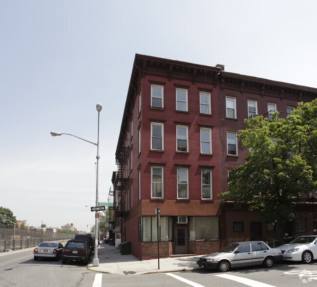 65 Woodhull St, Brooklyn, NY 11231 Retail for Sale