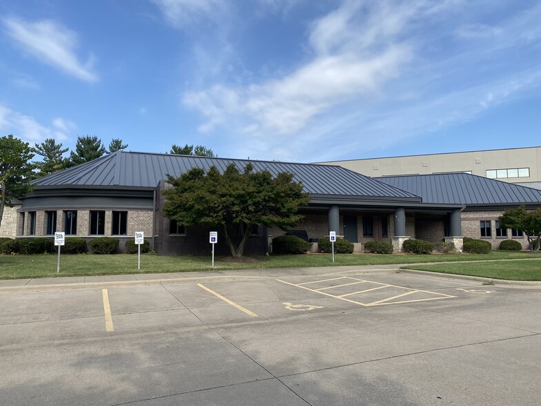 1335 E Bradford Pky, Springfield, MO for lease - Building Photo - Image 3 of 25