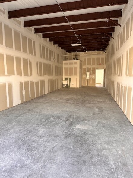 11950 SW Tom Mackie Blvd, Port Saint Lucie, FL for lease - Building Photo - Image 2 of 6