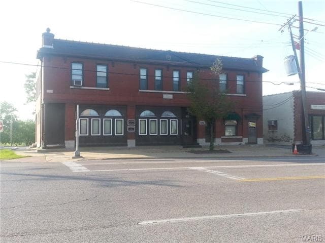 Gravois Rd Redevelopment Opportunity portfolio of 2 properties for sale on LoopNet.com - Primary Photo - Image 2 of 2