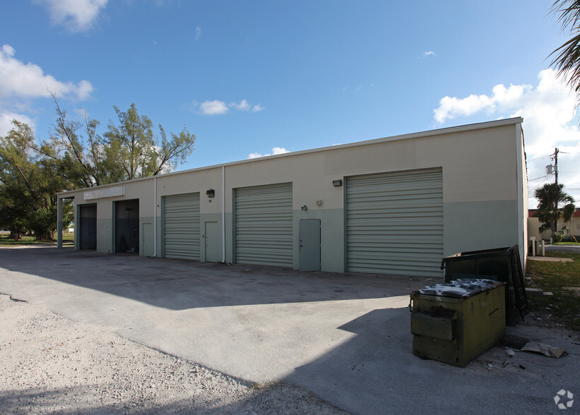 37 NE 1st Ter, Deerfield Beach, FL for lease - Building Photo - Image 2 of 7