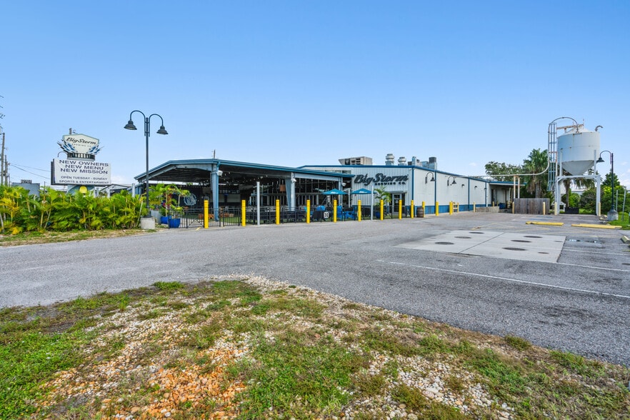 12707 N 49th St, Clearwater, FL for sale - Building Photo - Image 3 of 7