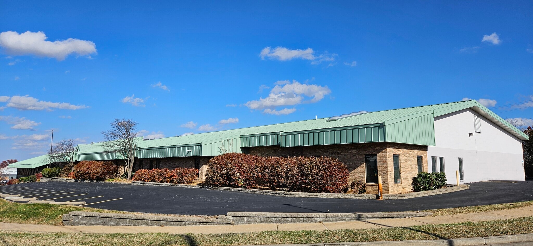1900-1940 Craigshire Dr, Saint Louis, MO for sale Building Photo- Image 1 of 6