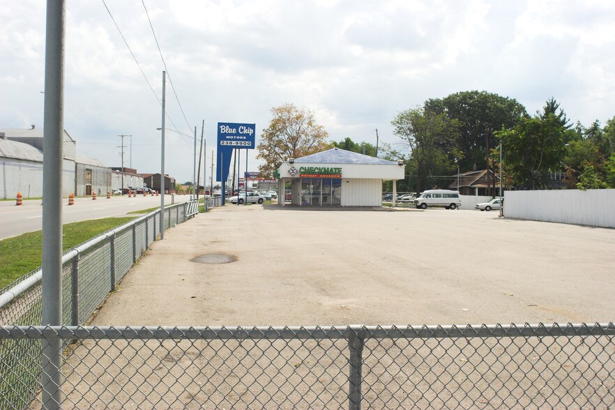 2809 N Dort Hwy, Flint, MI for sale - Construction Photo - Image 1 of 1