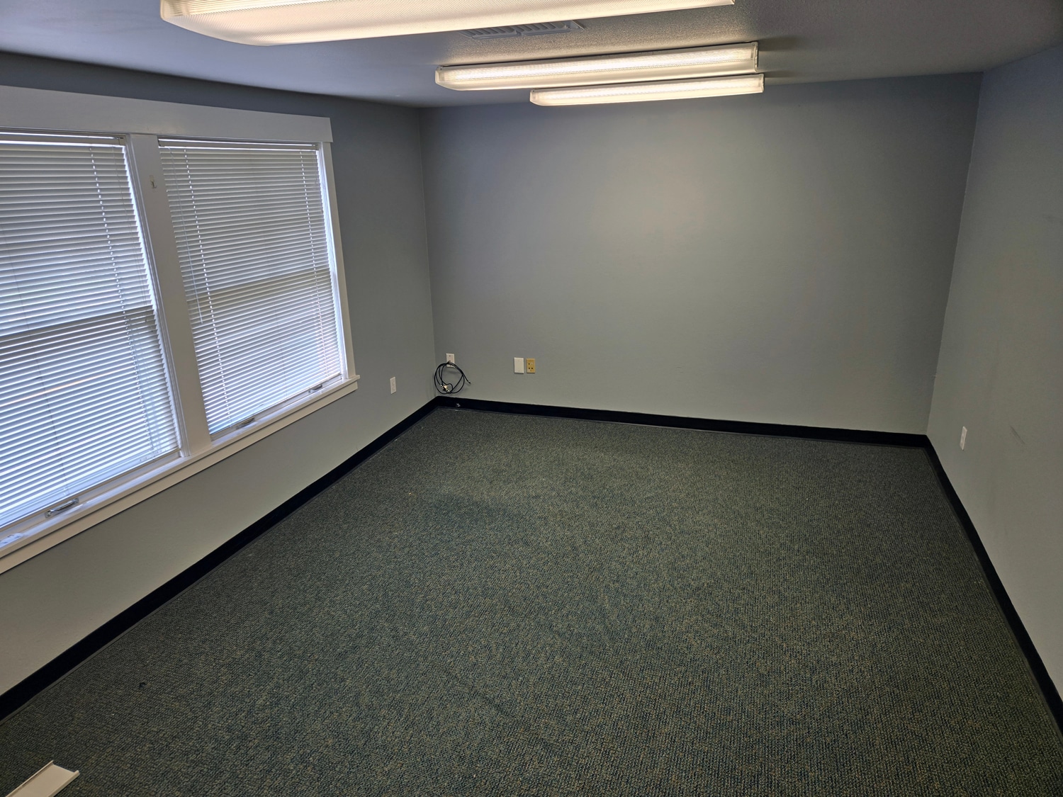 24111 NE Halsey St, Wood Village, OR for lease Building Photo- Image 1 of 1