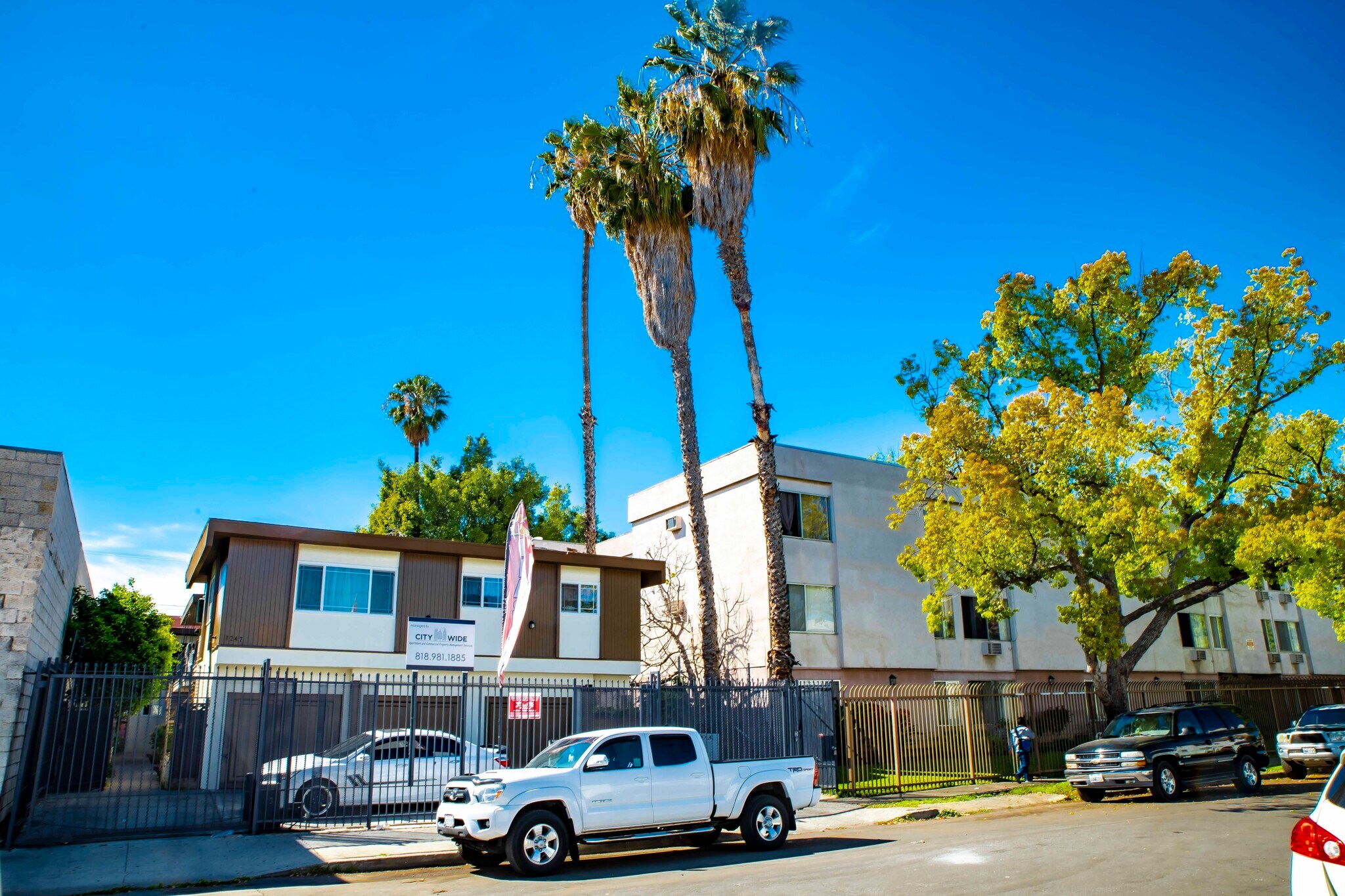 1247 Arapahoe St, Los Angeles, CA 90006 Multifamily for Sale