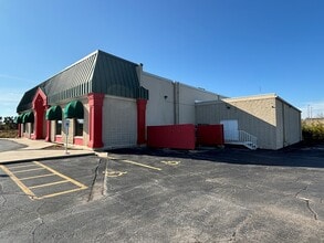 200 Collins Rd NE, Cedar Rapids, IA for lease Building Photo- Image 2 of 22