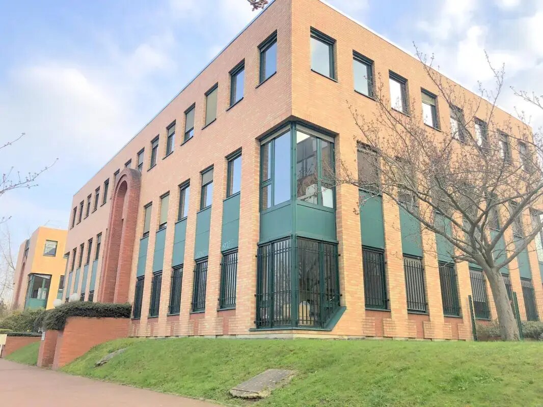 Boulevard De La Paix, Saint-Germain-en-Laye for lease Building Photo- Image 1 of 4