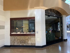 1000-9000 Northgate Mall, San Rafael, CA for lease Building Photo- Image 2 of 3