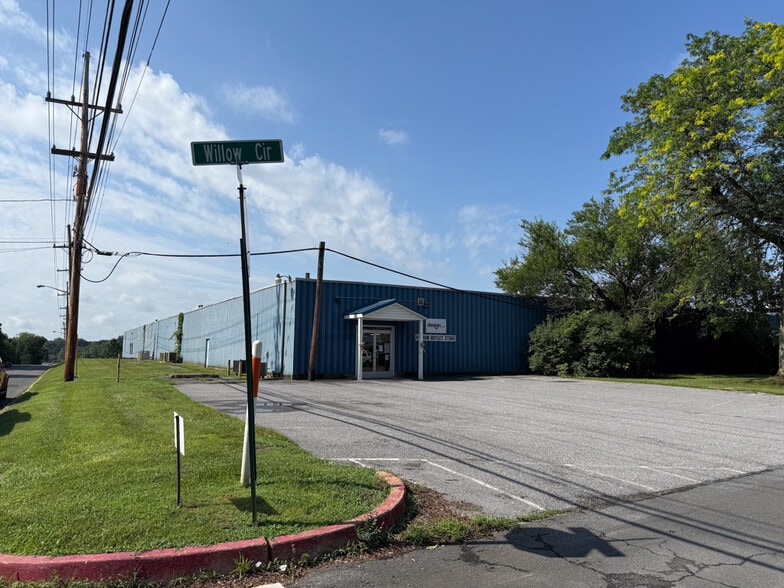 857 Willow Cir, Hagerstown, MD for sale - Building Photo - Image 3 of 8