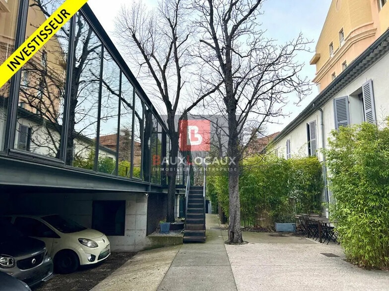 70 Cours Gambetta, Aix-en-Provence for sale - Primary Photo - Image 1 of 9