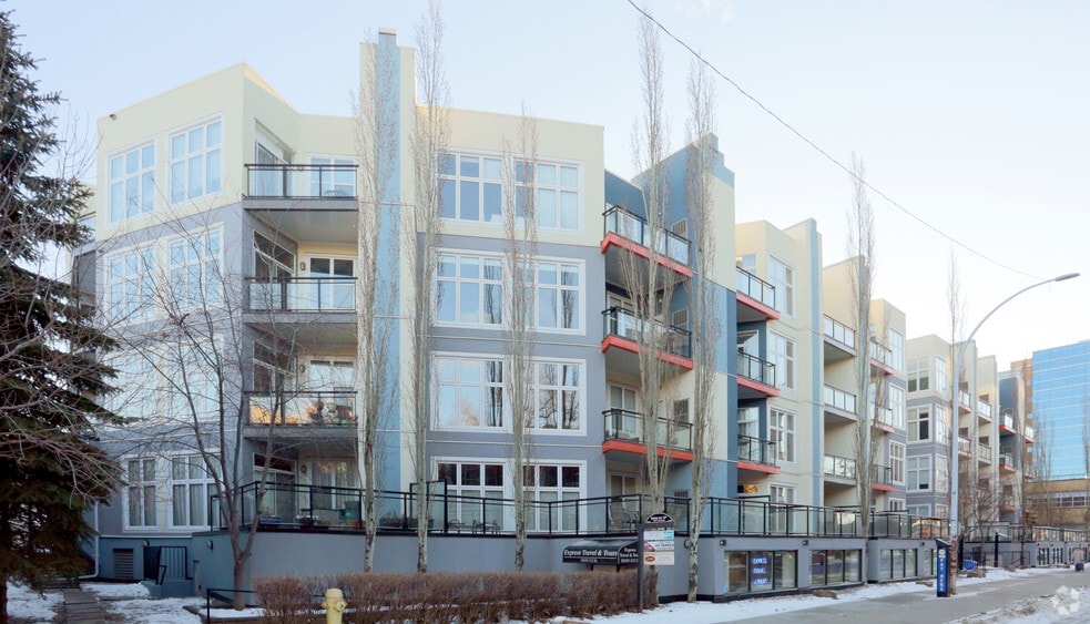 10139-10155 112 St NW, Edmonton, AB for sale - Building Photo - Image 2 of 3