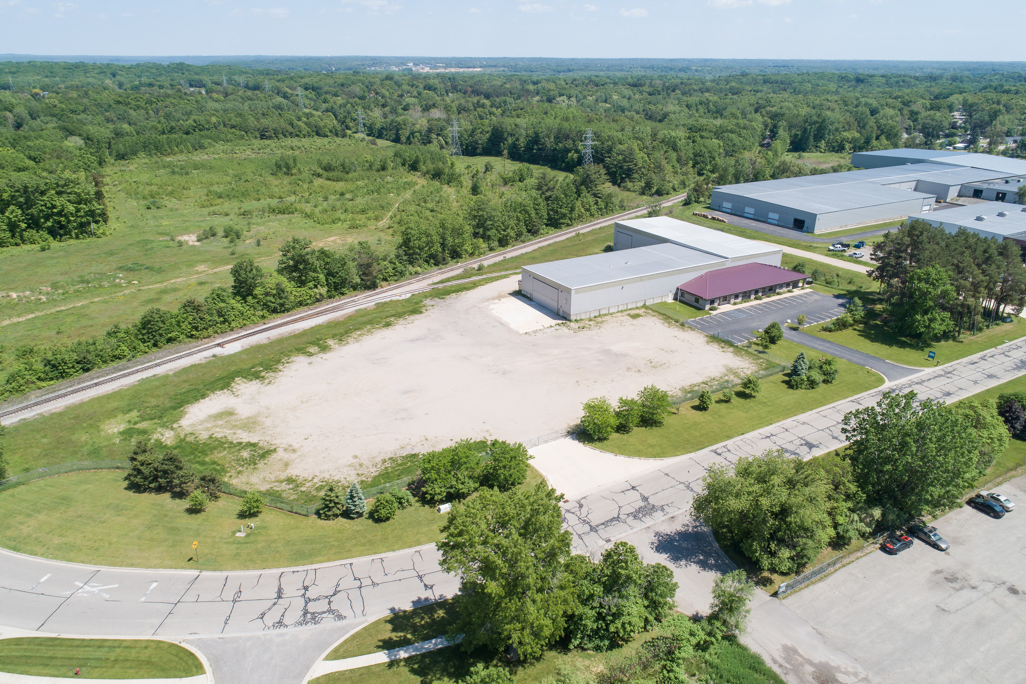 5402 Rusche Dr NW, Comstock Park, MI for sale Primary Photo- Image 1 of 1