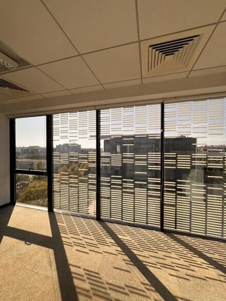 12 Avenue Tony Garnier, Lyon for lease - Interior Photo - Image 3 of 7